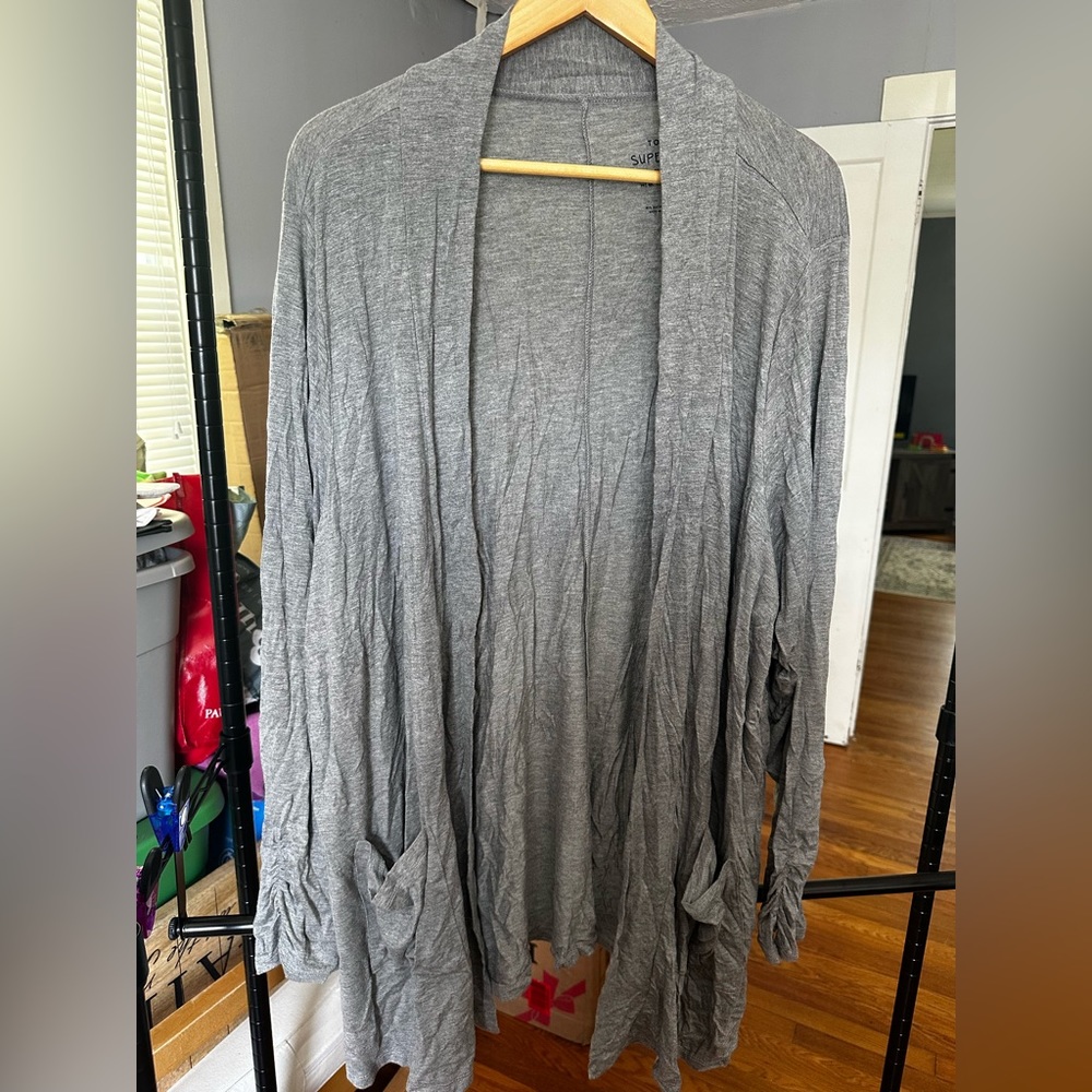 Super Soft Knit Grey Torrid Sweater with pockets | Size 4